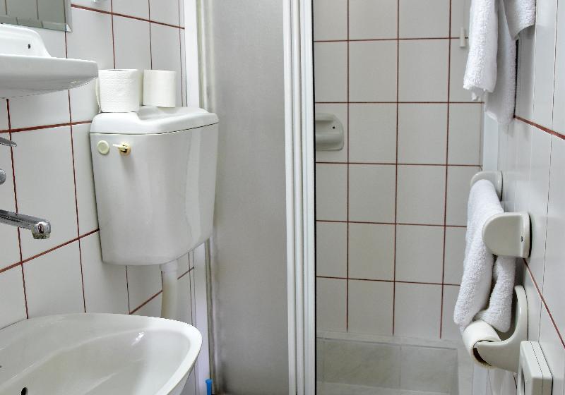 اتاق اکونومی, Garni Hotel Lav