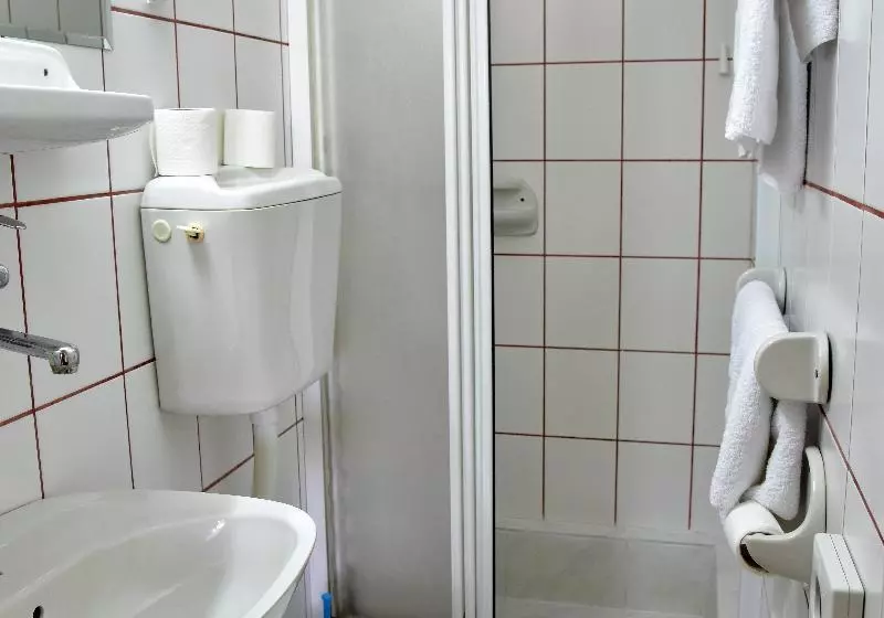 اتاق اکونومی, Garni Hotel Lav