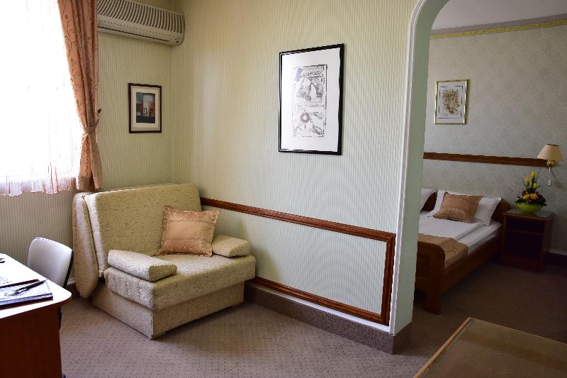 سوییت جونیور, Garni Hotel Lav