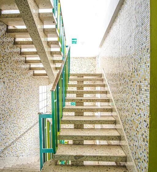 غرفة قياسية, Palacio