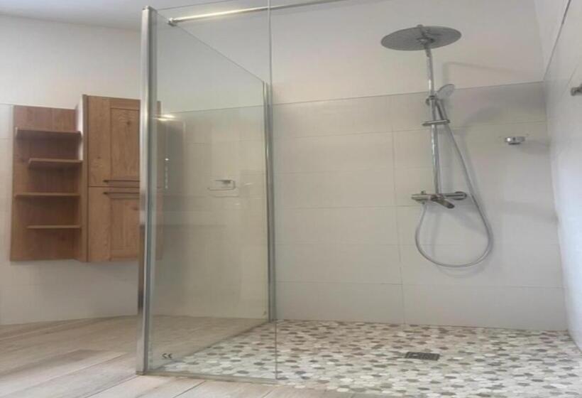 استودیوی استاندارد, Résidence Vue Mer