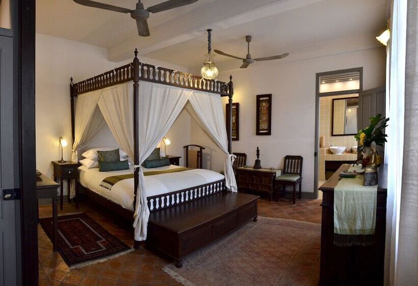 ジュニアスイート, Satri House