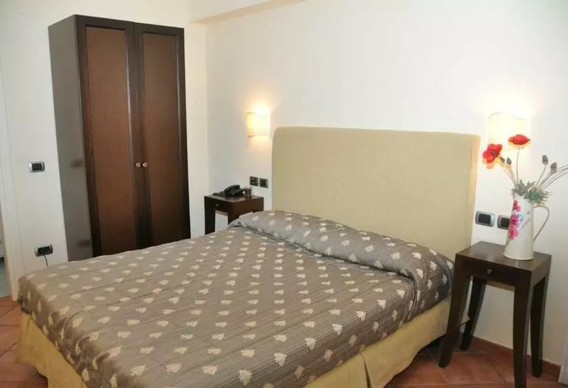 اتاق استاندارد یک نفره, Urbano V