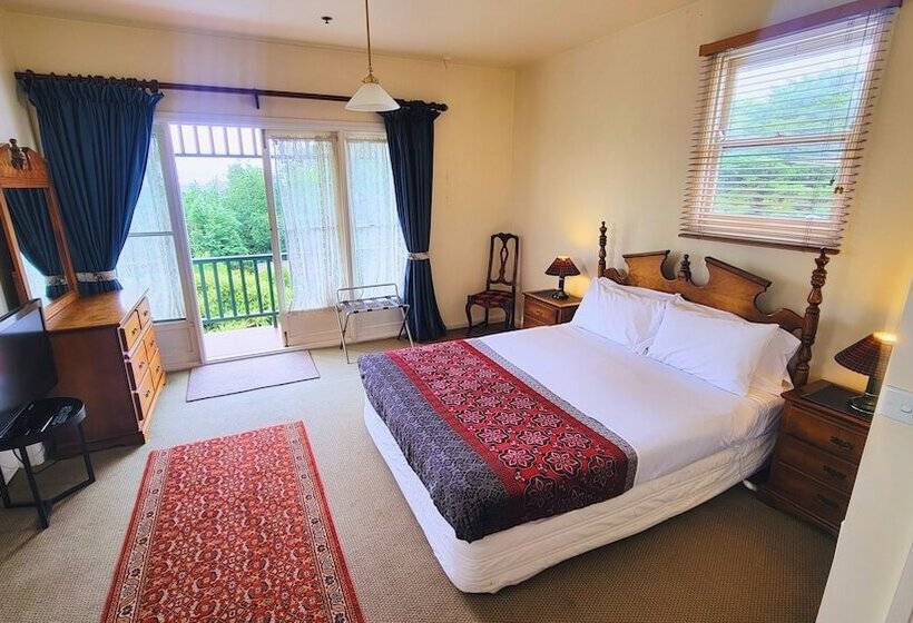 غرفة تنفيذية, Leura House