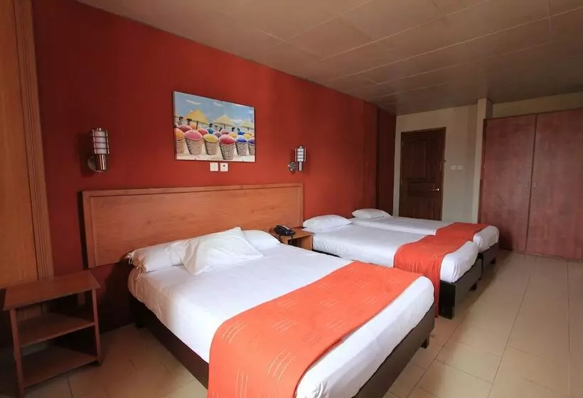 اتاق خانوادگی, Champ De Mars B&b