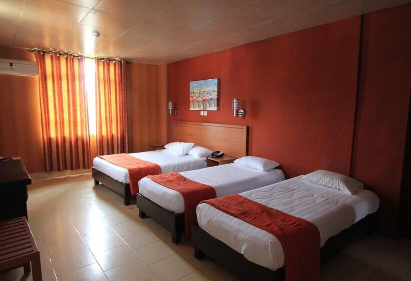اتاق خانوادگی, Champ De Mars B&b