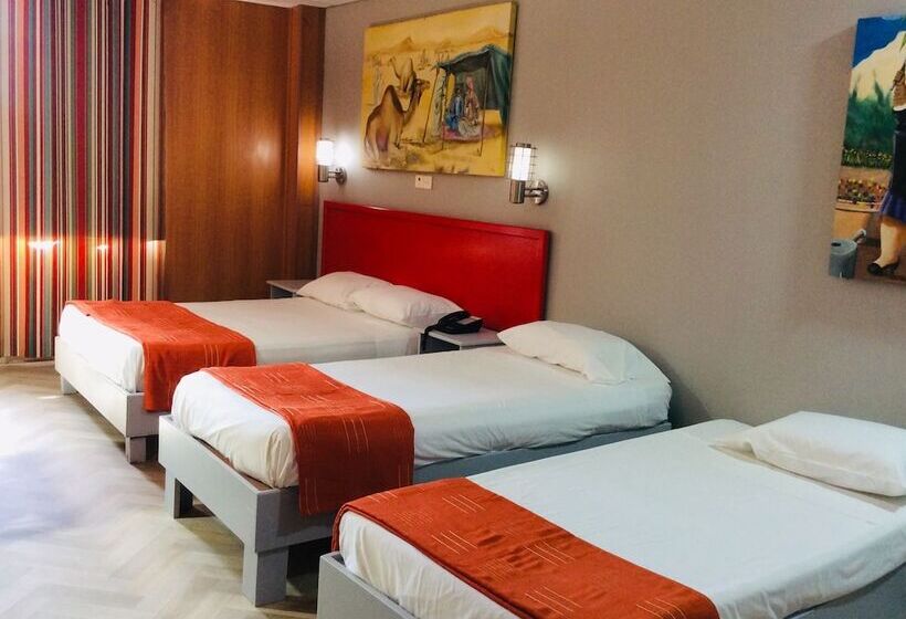 اتاق خانوادگی, Champ De Mars B&b