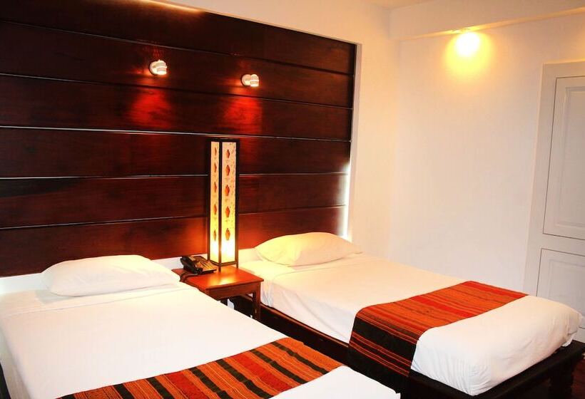 اتاق استاندارد, Chitchareune Mouangluang