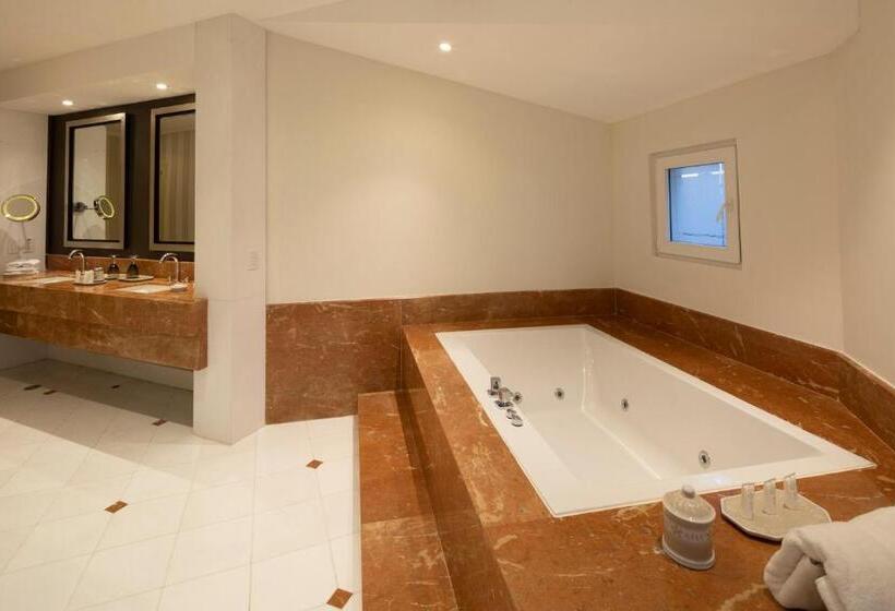 Президентский Люкс, Country Club Lima Hotel – The Leading Hotels Of The World