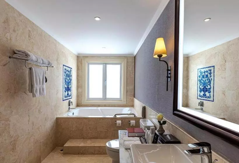 سوئیت با چشمانداز زمین گلف, Country Club Lima Hotel – The Leading Hotels Of The World