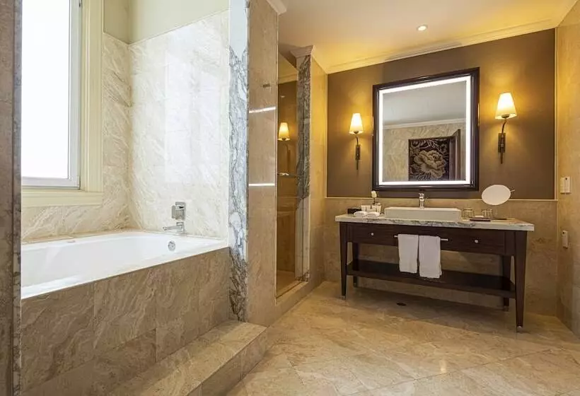 سوئیت با چشمانداز زمین گلف, Country Club Lima Hotel – The Leading Hotels Of The World