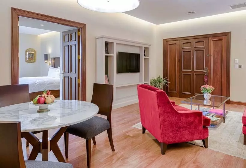 سوئیت کلاب, Country Club Lima Hotel – The Leading Hotels Of The World