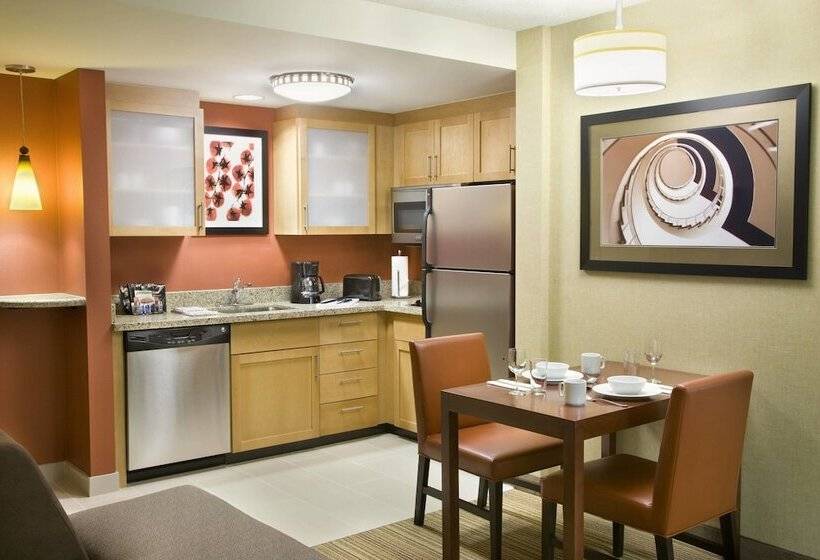 ダブルベッドのスタンダードスタジオ, Residence Inn By Marriott Calgary Airport