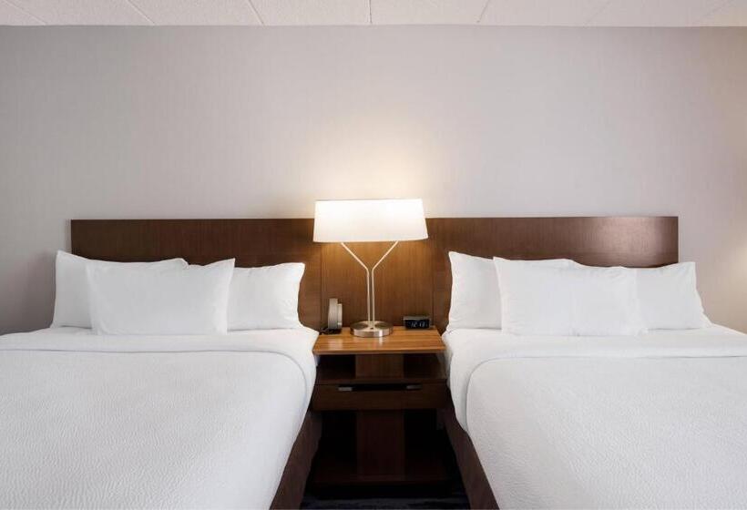 Номер Стандарт 2 Двуспальные Кровати, Fairfield Inn By Marriott Amesbury