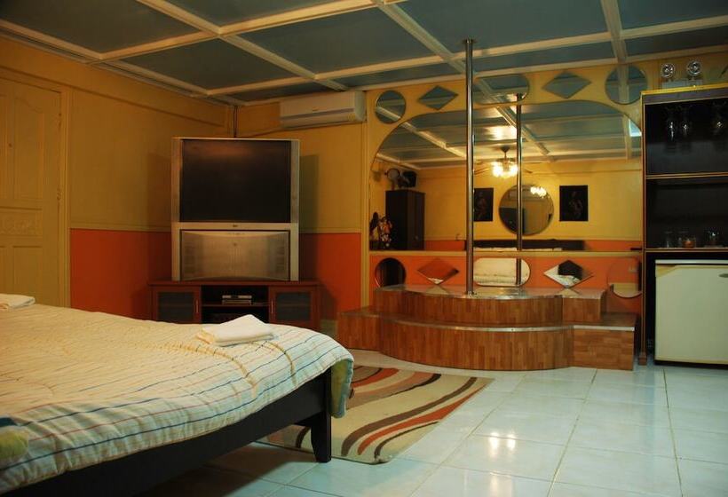 デラックスルーム, Kokomos Hotel And Restaurant