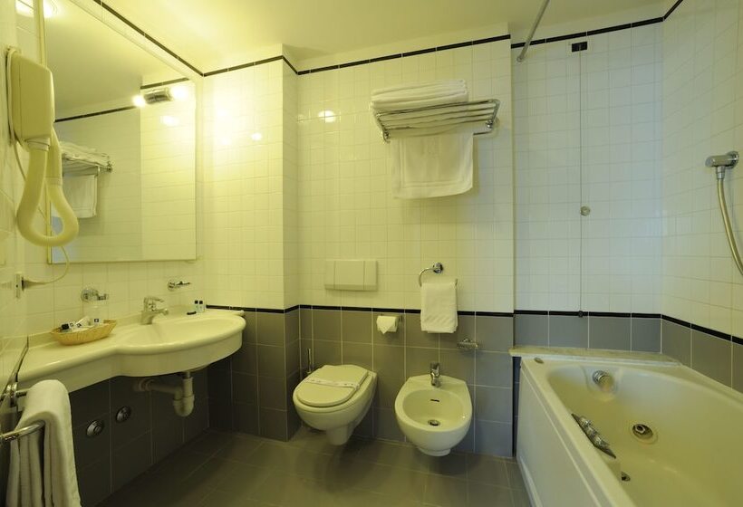 Triple Room Sea View, Le Roi