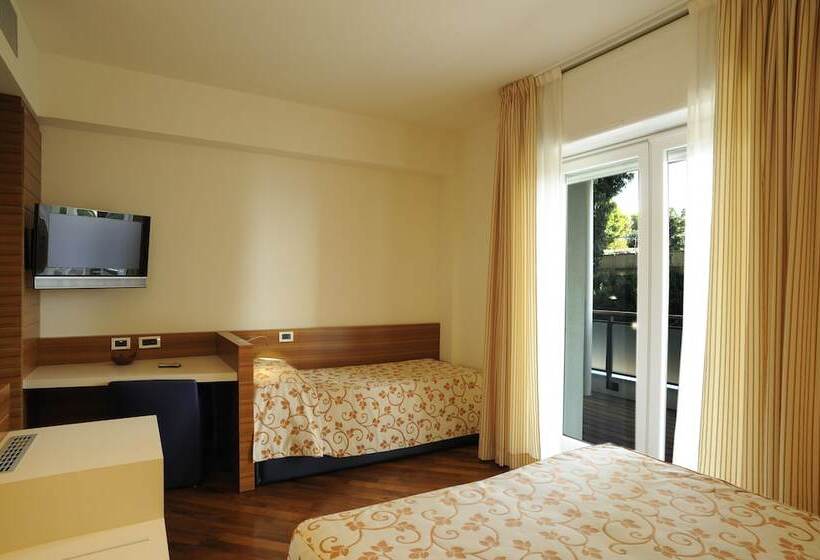 Triple Room Sea View, Le Roi