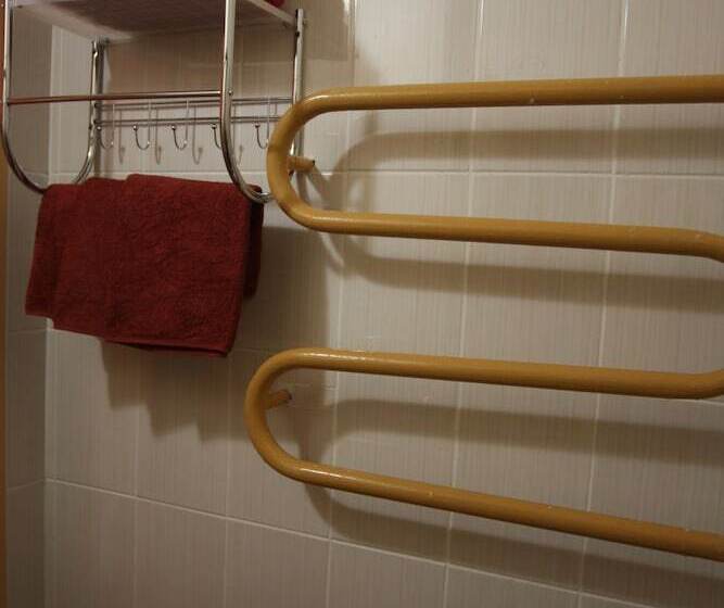 غرفة قياسية ثلاثية, Na Sapernom