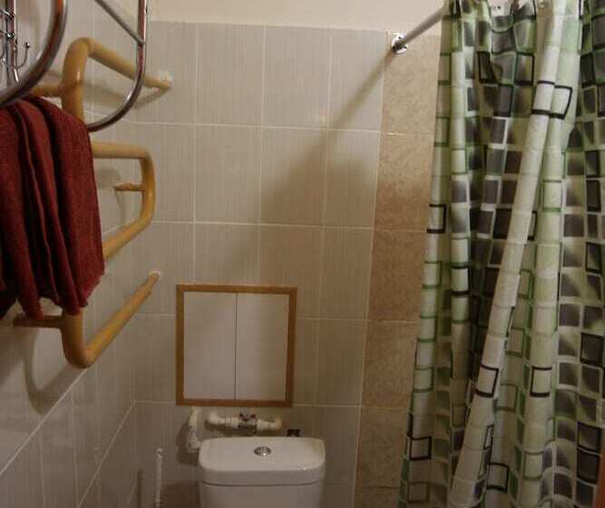 غرفة قياسية ثلاثية, Na Sapernom