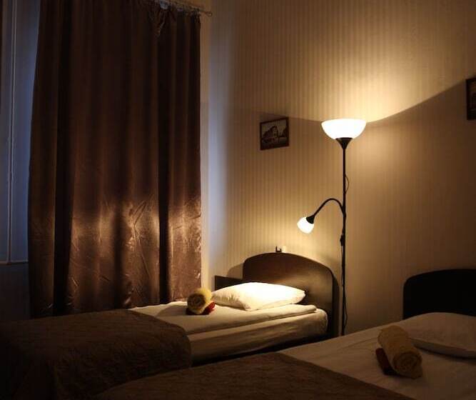 غرفة قياسية, Na Sapernom