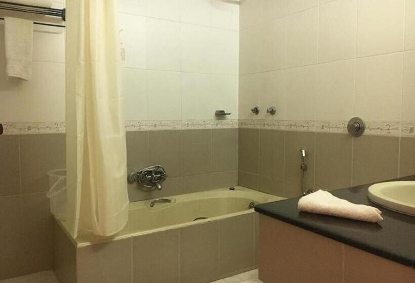 غرفة قياسية مطلّة علي البحر, Sea Face