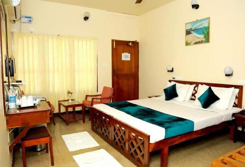 غرفة قياسية مطلّة علي البحر, Sea Face