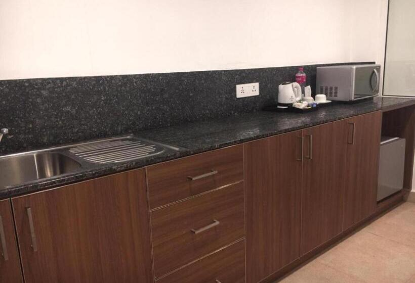 סוויטה אקזקיוטיב, Sea Face