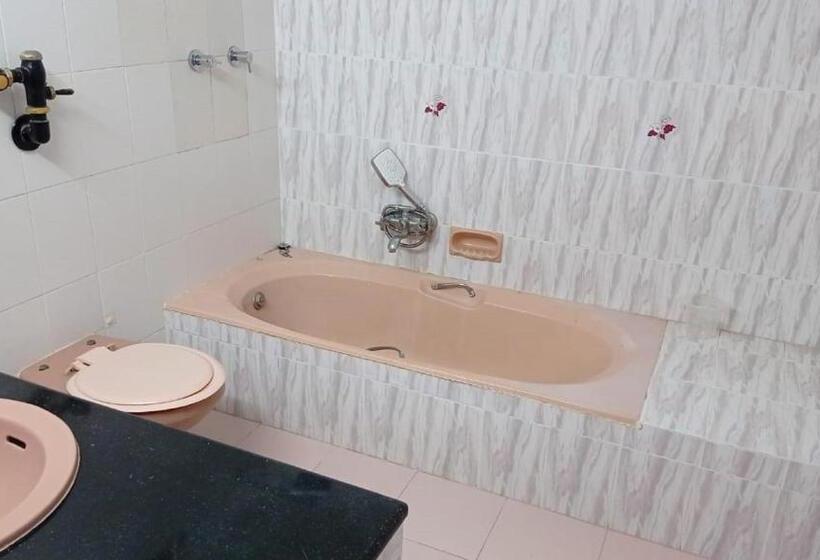 غرفة قياسية مزوَّدة بشُرفة, Sea Face