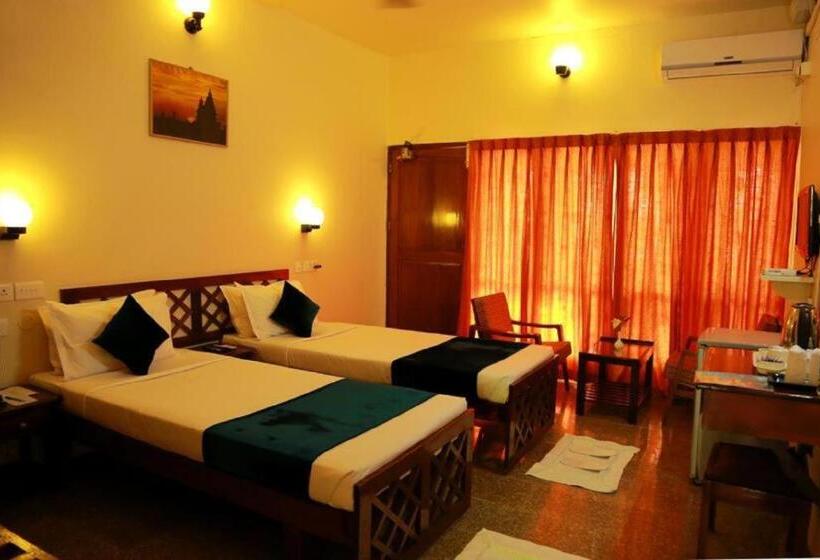 غرفة قياسية مطلّة علي البحر, Sea Face