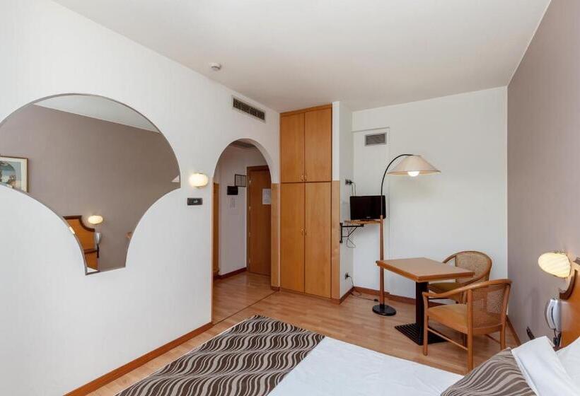 اتاق استاندارد, Tevere Perugia
