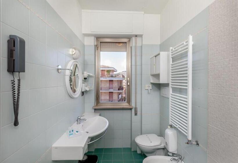 اتاق استاندارد سه نفره, Tevere Perugia