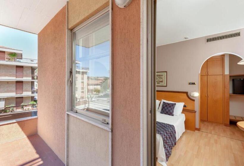 اتاق استاندارد سه نفره, Tevere Perugia