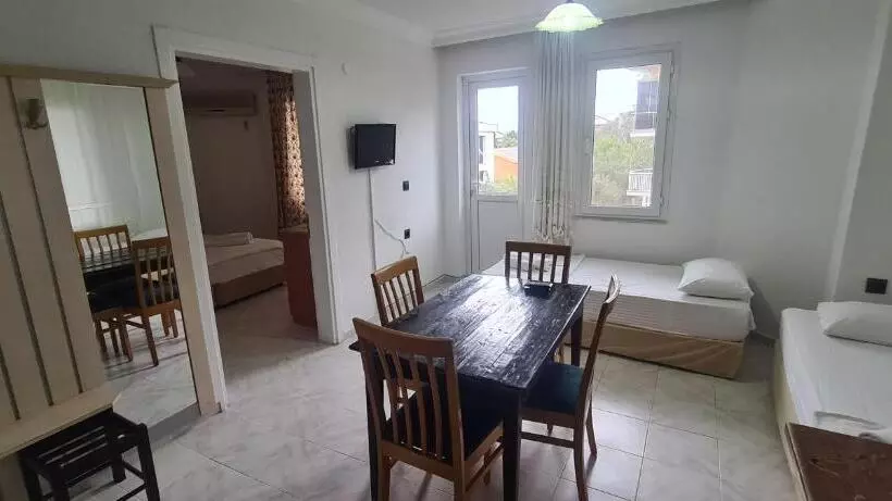 اتاق خانوادگی با چشم‌انداز باغ, California Apart Otel