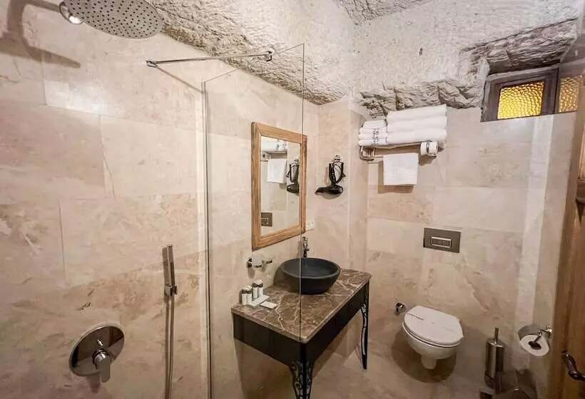 スタンダードトリプルルーム, Cave Hotel Saksagan