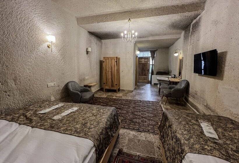 패밀리 룸, Cave Hotel Saksagan