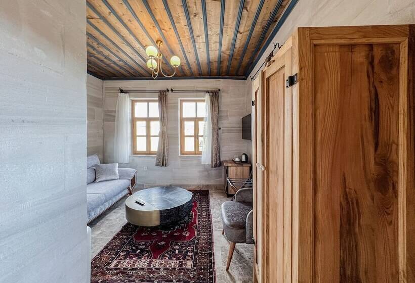 디럭스 스위트, Cave Hotel Saksagan