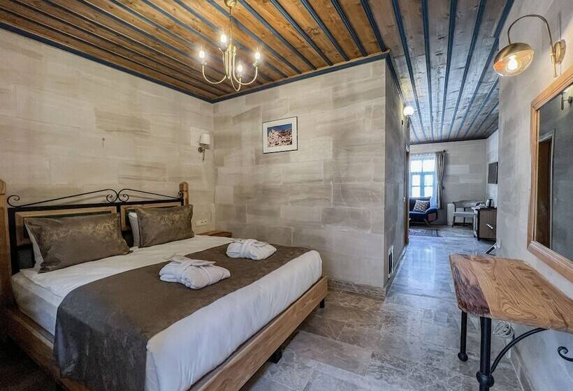 디럭스 스위트, Cave Hotel Saksagan