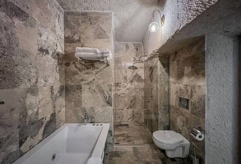 디럭스 룸, Cave Hotel Saksagan