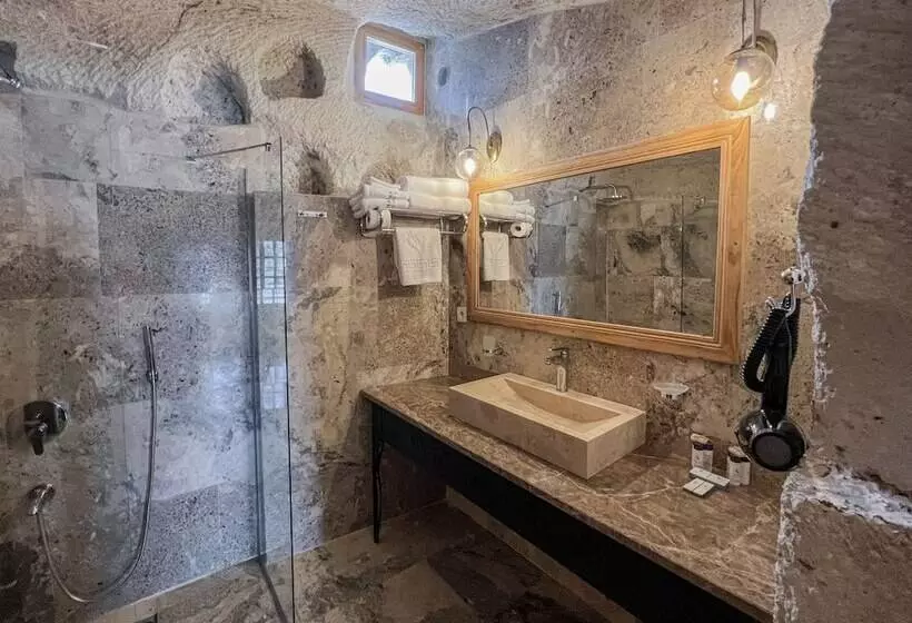 スーペリアールーム, Cave Hotel Saksagan