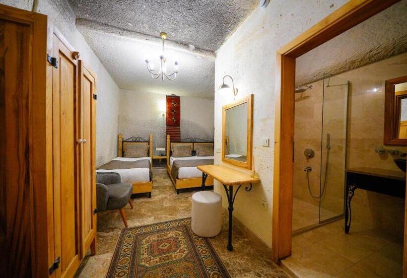 패밀리 룸, Cave Hotel Saksagan