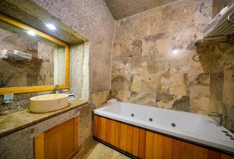 디럭스 룸, Cave Hotel Saksagan