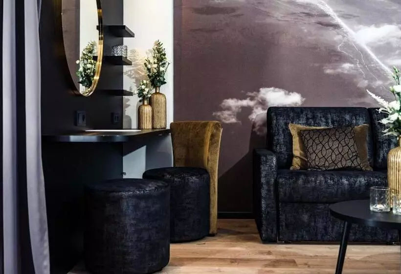 スイート, Sombea Donaueschingen