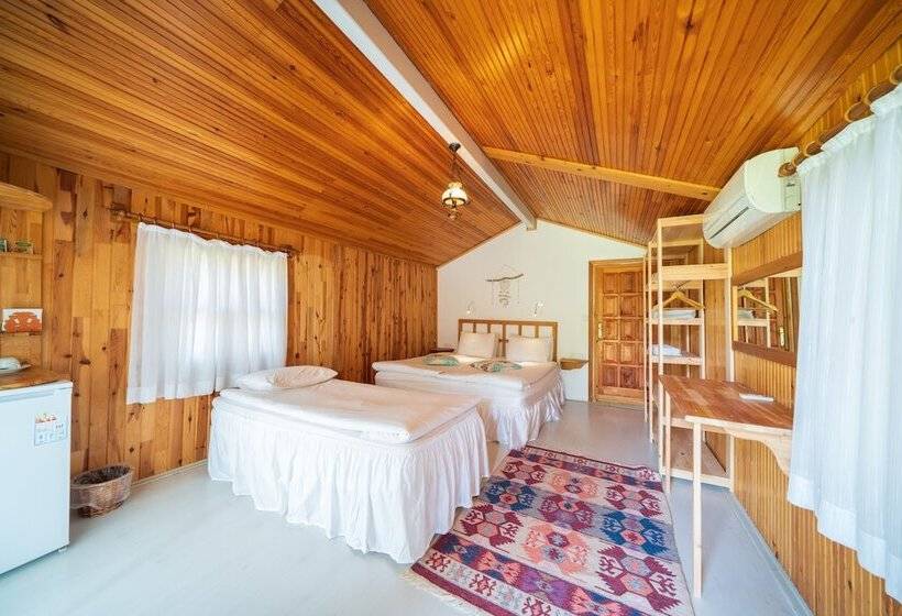 بانگلوی استاندارد, Etenna Beach Bungalows