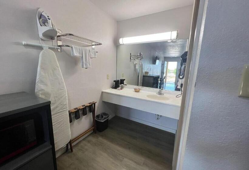 Люкс Deluxe Кровать Кинг, Country Hill Inn & Suite Eagle Pass