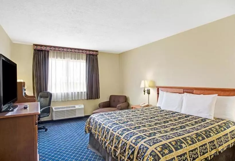 身障者適用キングサイズベッドルーム, Days Inn By Wyndham Brigham City