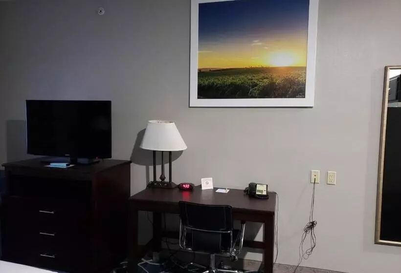 スタンダードスタジオ, Days Inn & Suites By Wyndham Cleburne Tx
