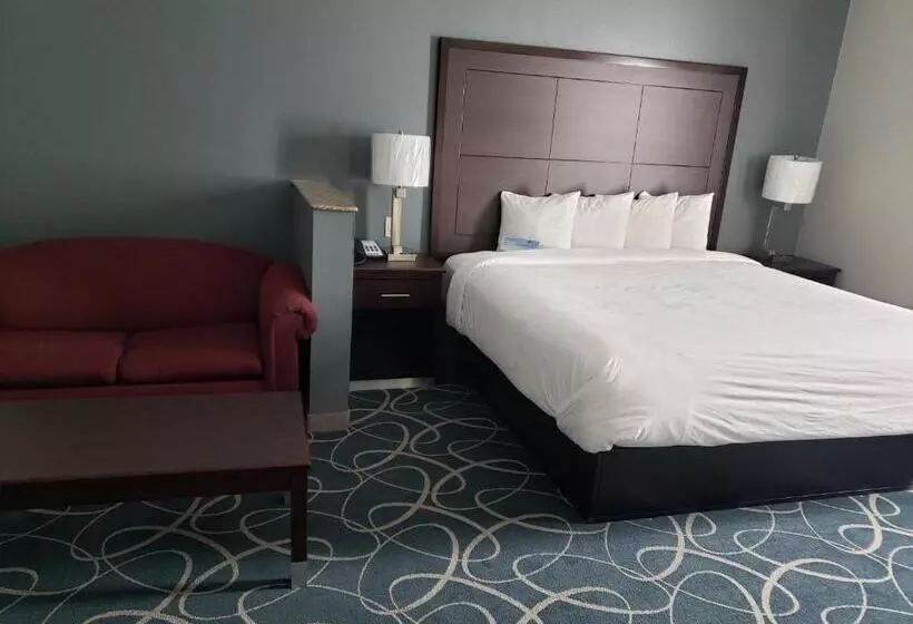 デラックススイート, Days Inn & Suites By Wyndham Cleburne Tx