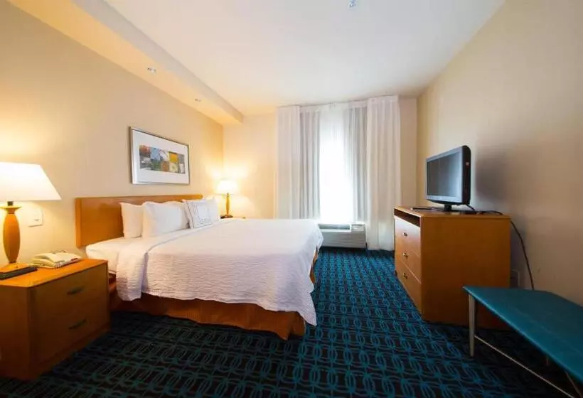 キングサイズベッドのスタンダードルーム, Fairfield Inn & Suites By Marriott Cordele