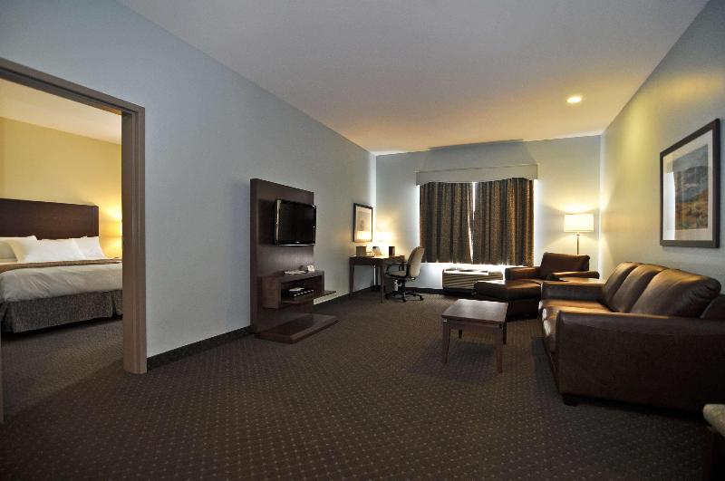 Номер Deluxe Кровать Кинг, Holiday Inn Express & Suites Elkton   University Area, An Ihg