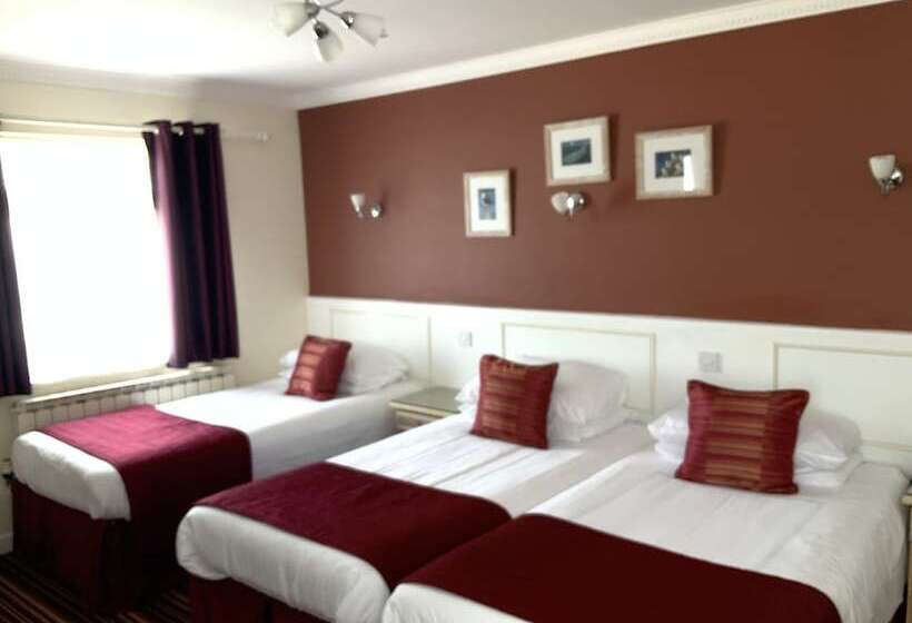 חדר סטנדרט לשלושה, Marina Metro